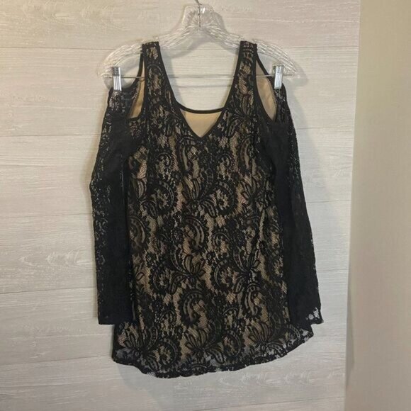 Women's‎ Lace Cold-Shoulder Long-sleeved Sheer Top - Picture 3 of 6